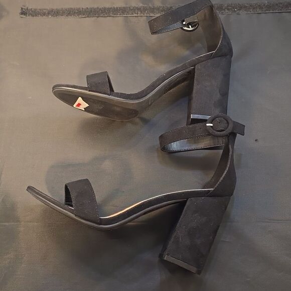 BRAND NEW YOKI BLOCK HEELED WOMEN'S OPEN TOE FAUX SUEDE SANDAL - Picture 9 of 16